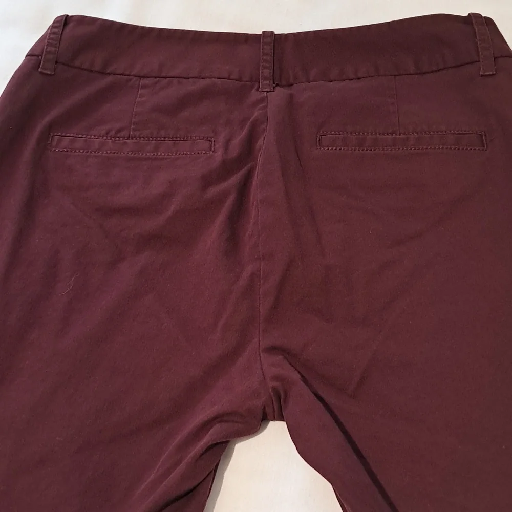 J. Crew Frankie Crop Pants! Burgandy/Plum Color. Womans‎ Size 8 Petite.